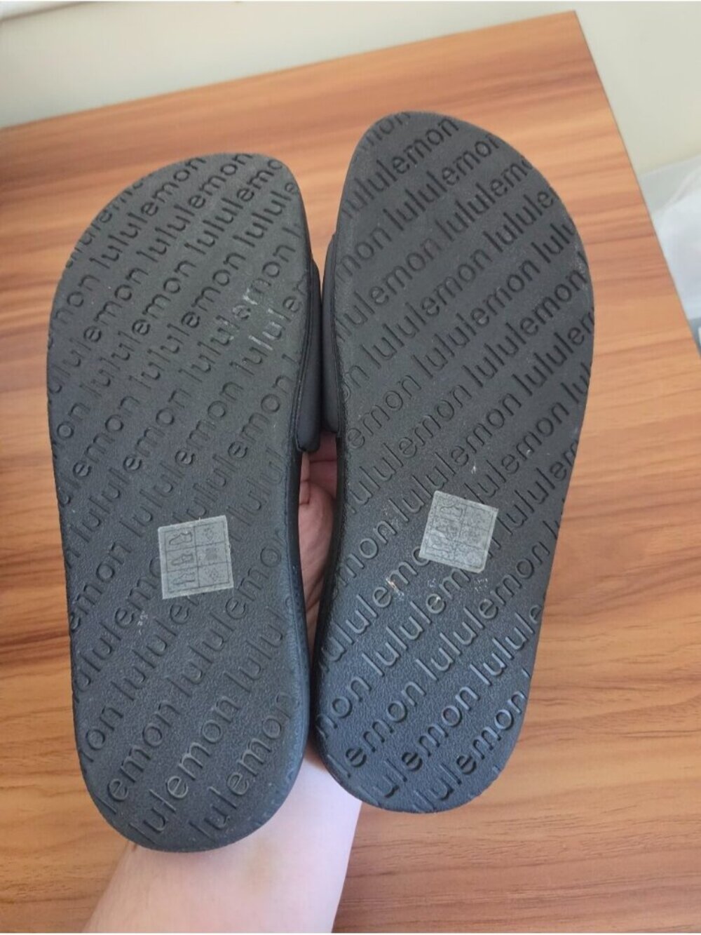 Lululemon Black Women's Restfeel Slides - Picture 6 of 6